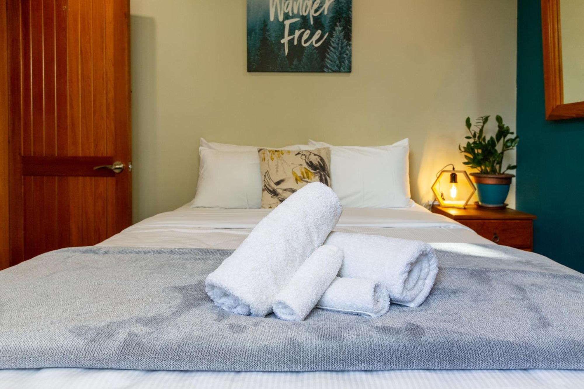 Sherwood Lodge 4-Bedroom Holiday Home With Spectacular Views Christchurch Extérieur photo