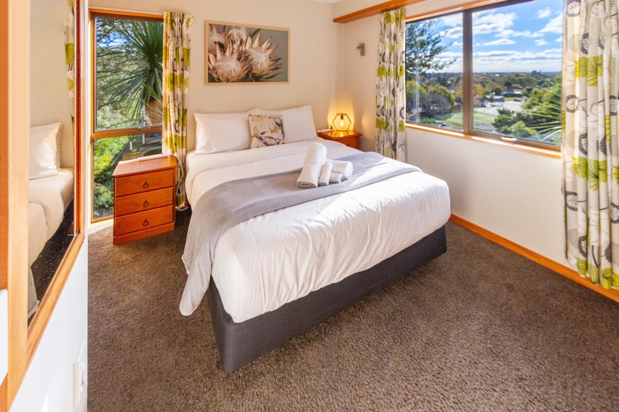 Sherwood Lodge 4-Bedroom Holiday Home With Spectacular Views Christchurch Extérieur photo