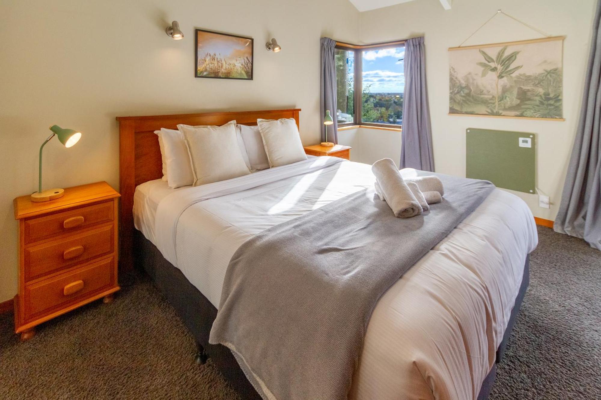 Sherwood Lodge 4-Bedroom Holiday Home With Spectacular Views Christchurch Extérieur photo