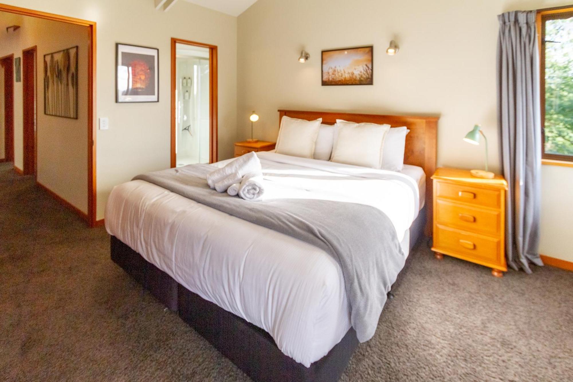 Sherwood Lodge 4-Bedroom Holiday Home With Spectacular Views Christchurch Extérieur photo
